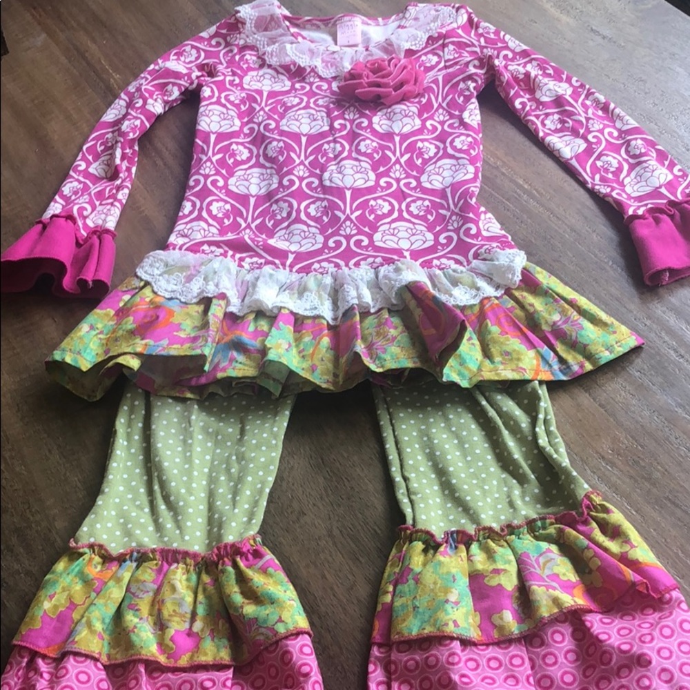 Giggle Moon outfit
